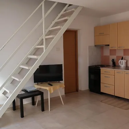Apartment App3 *